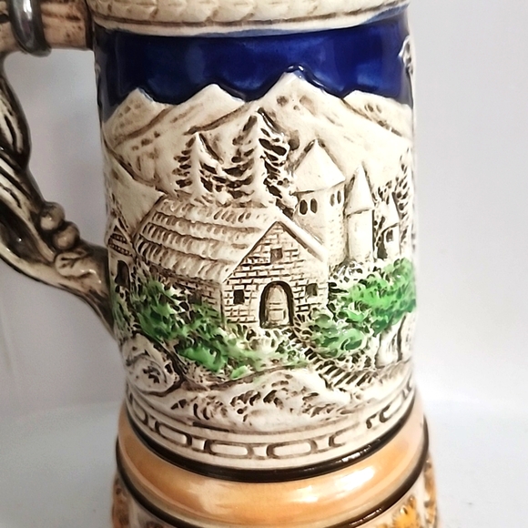Vintage Hand-crafted German-made Beer Stein Music Box - Picture 6 of 9